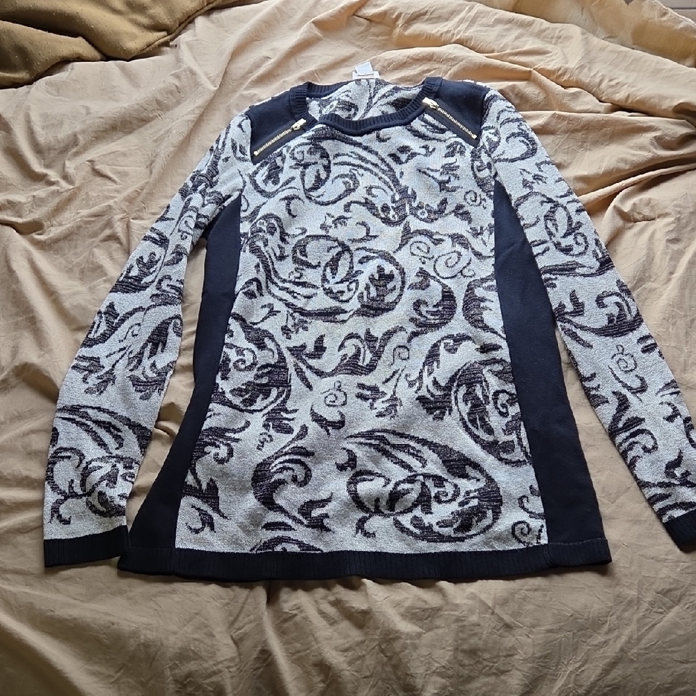 Chico's Black and Cream Patterned Sweater size 0